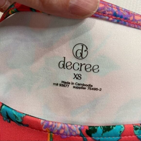 Decree Coral Floral Tropical Cropped Tank Top with slit - Picture 5 of 6